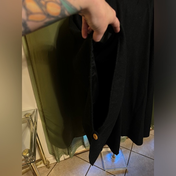 Vintage Black South American Vicuña Cactus Embroidered Wool Aztec Poncho Cape - Picture 8 of 10